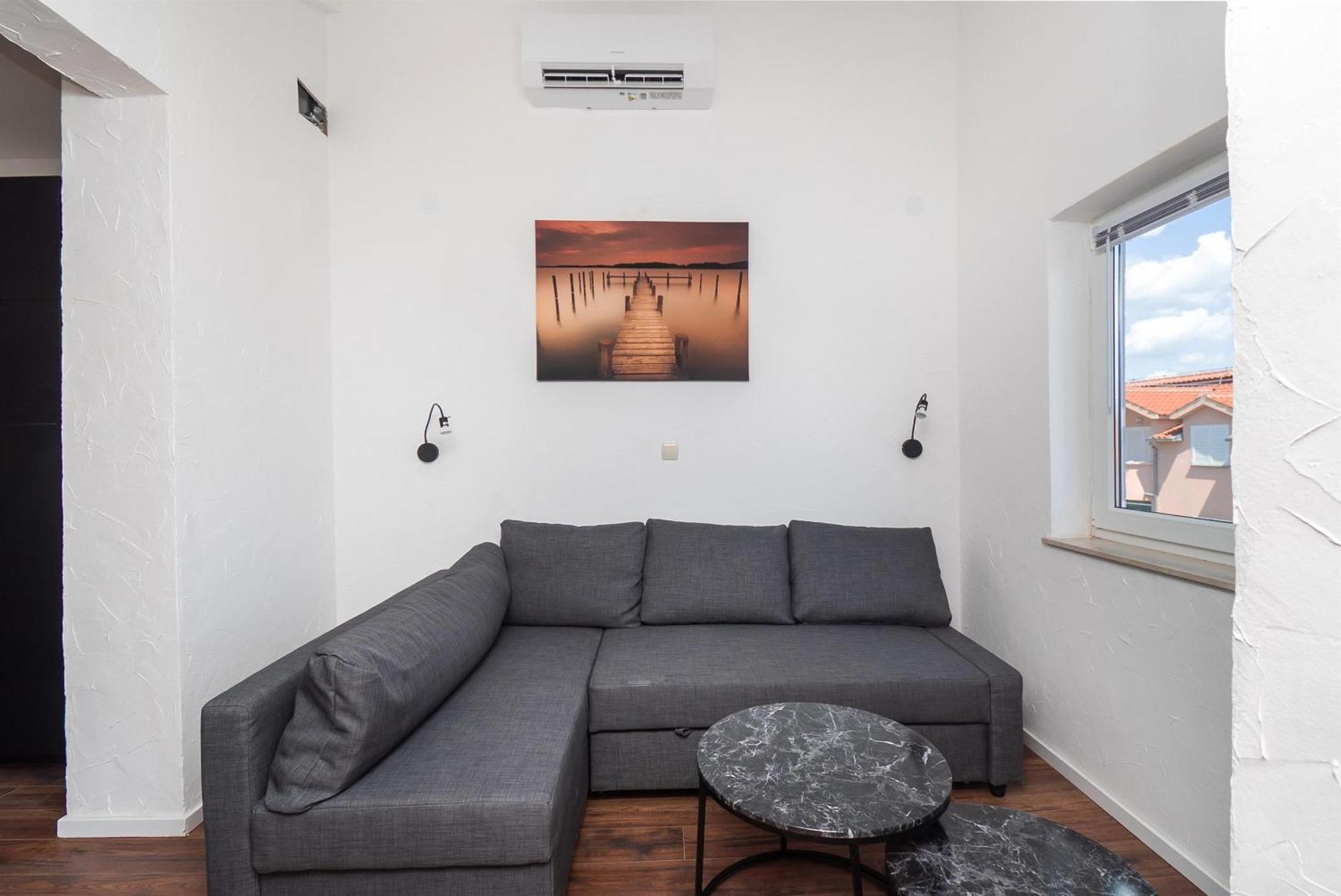 Apartments And Rooms Mladen โวดีเซ ห้อง รูปภาพ