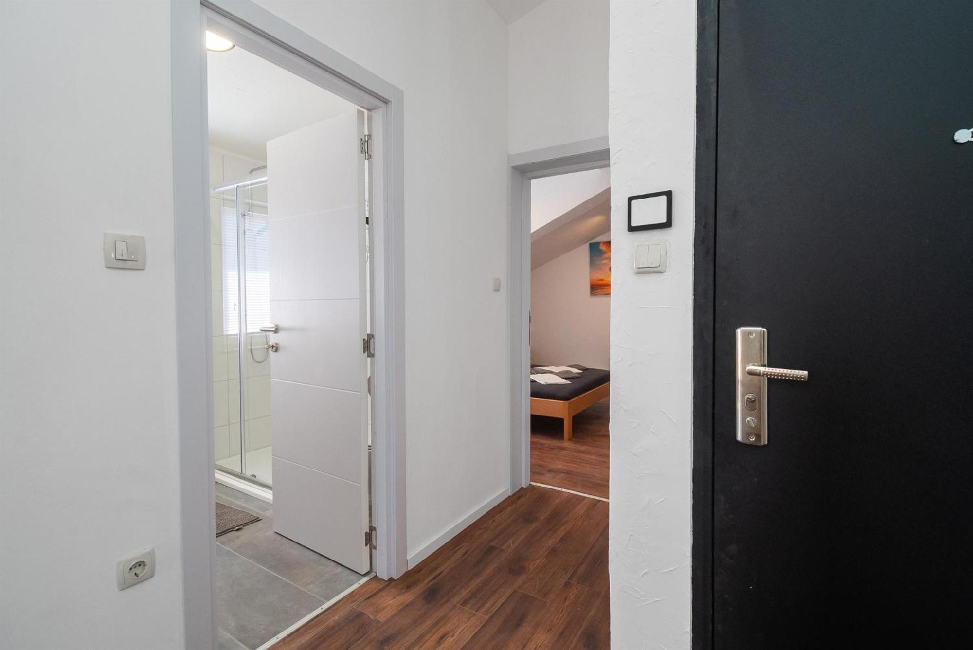 Apartments And Rooms Mladen โวดีเซ ห้อง รูปภาพ