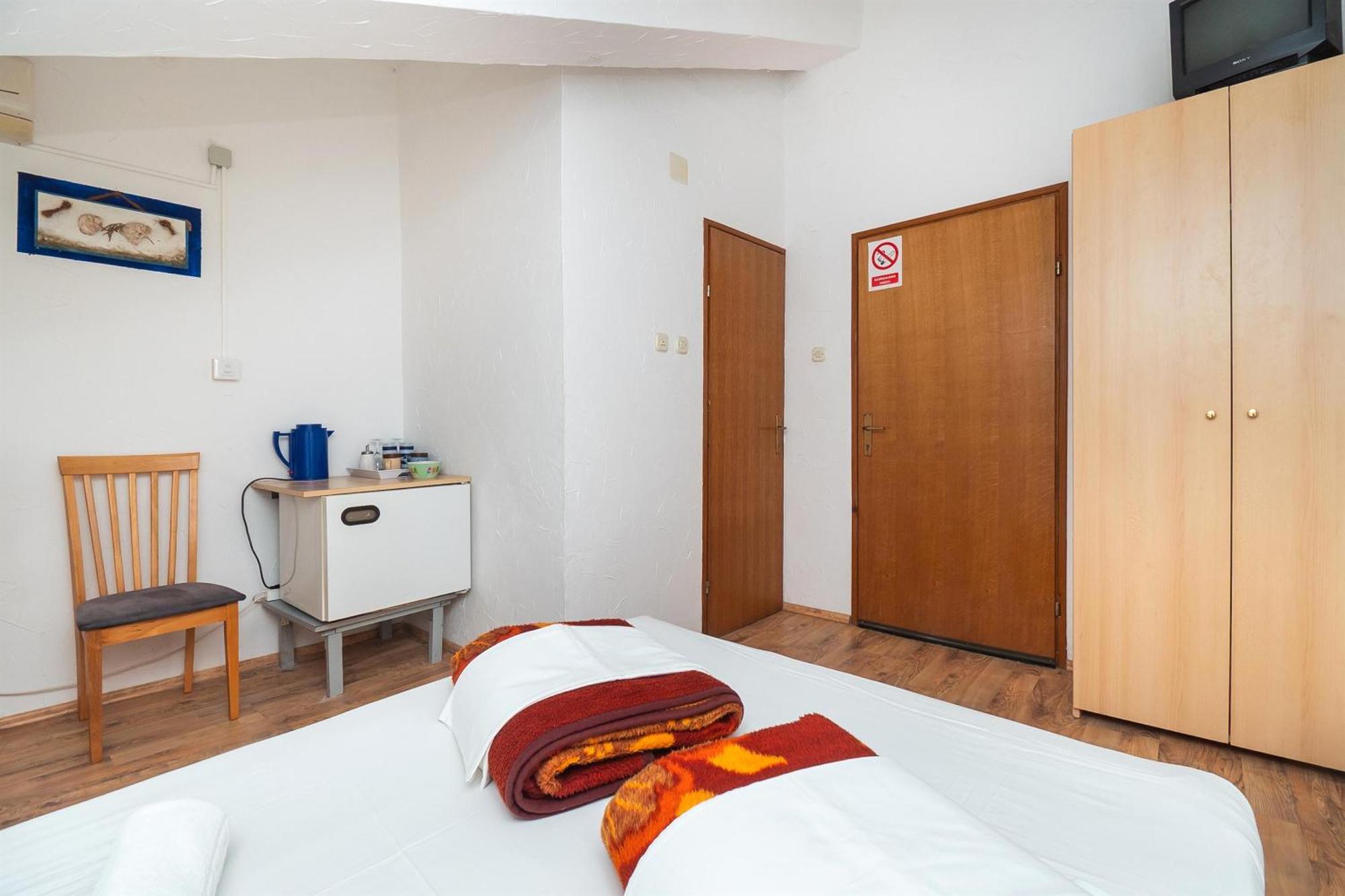 Apartments And Rooms Mladen โวดีเซ ภายนอก รูปภาพ