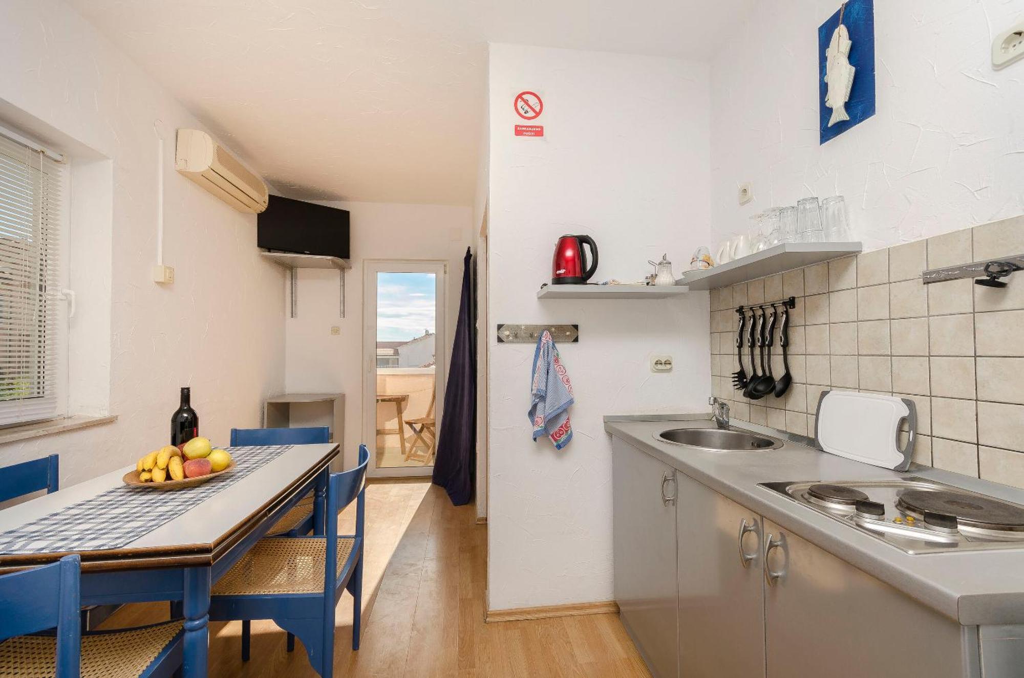 Apartments And Rooms Mladen โวดีเซ ภายนอก รูปภาพ