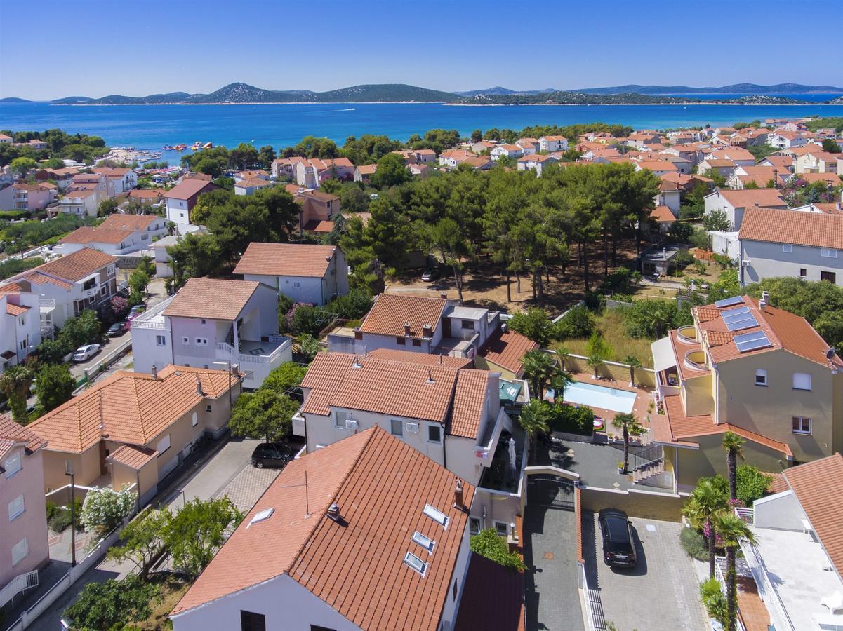 Apartments And Rooms Mladen โวดีเซ ภายนอก รูปภาพ